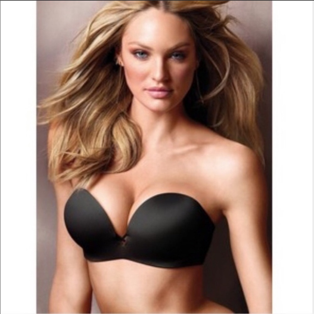 Victoria’s Secret bombshell strapless bra